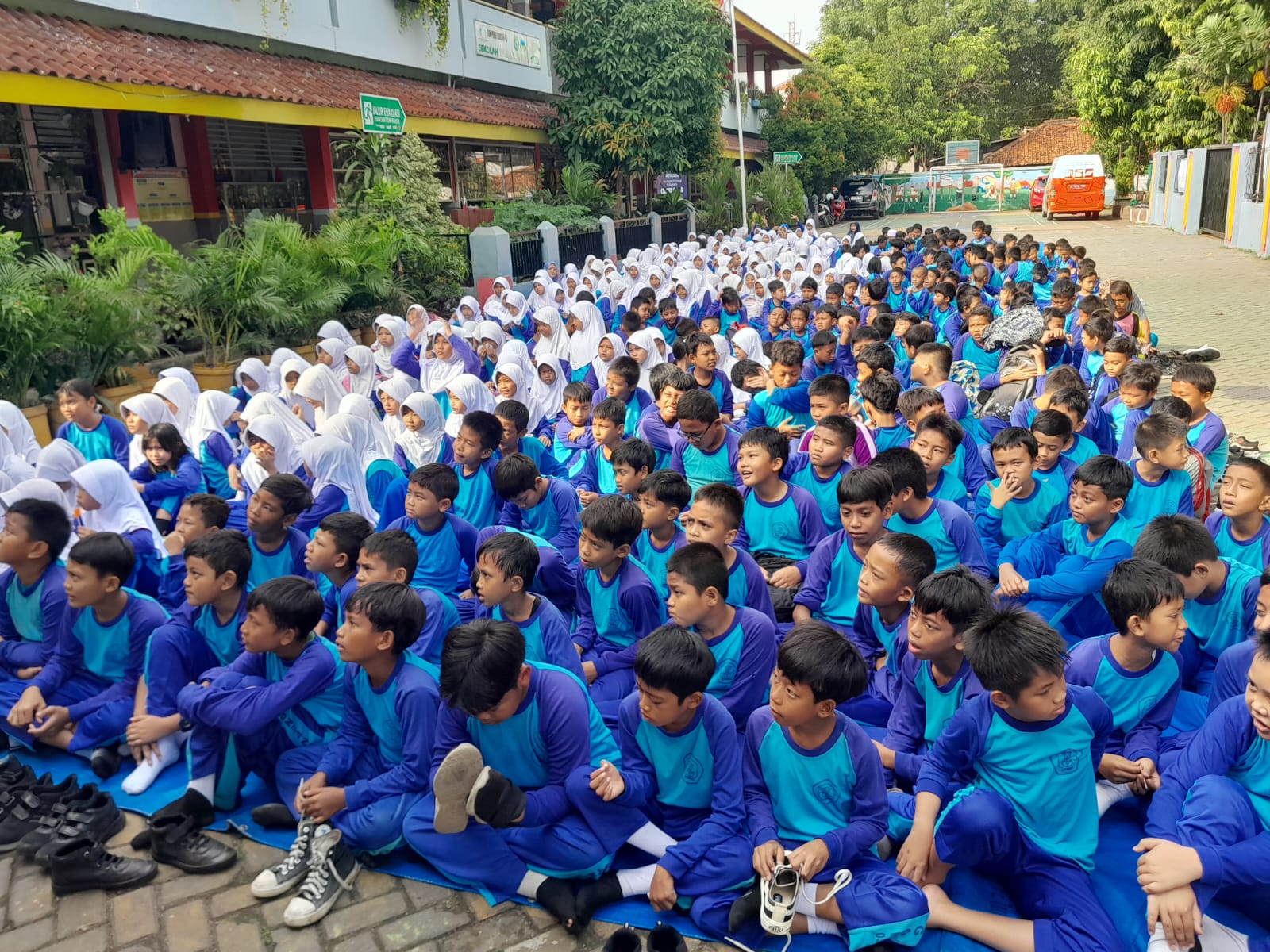 Wisata LiterAsyik Ke SDN Penggilingan 03